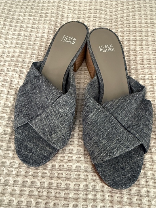 Eileen Fisher Shoes - Eileen Fisher Heathered Gray Crisscross Open-Toe Mules in size 7.5